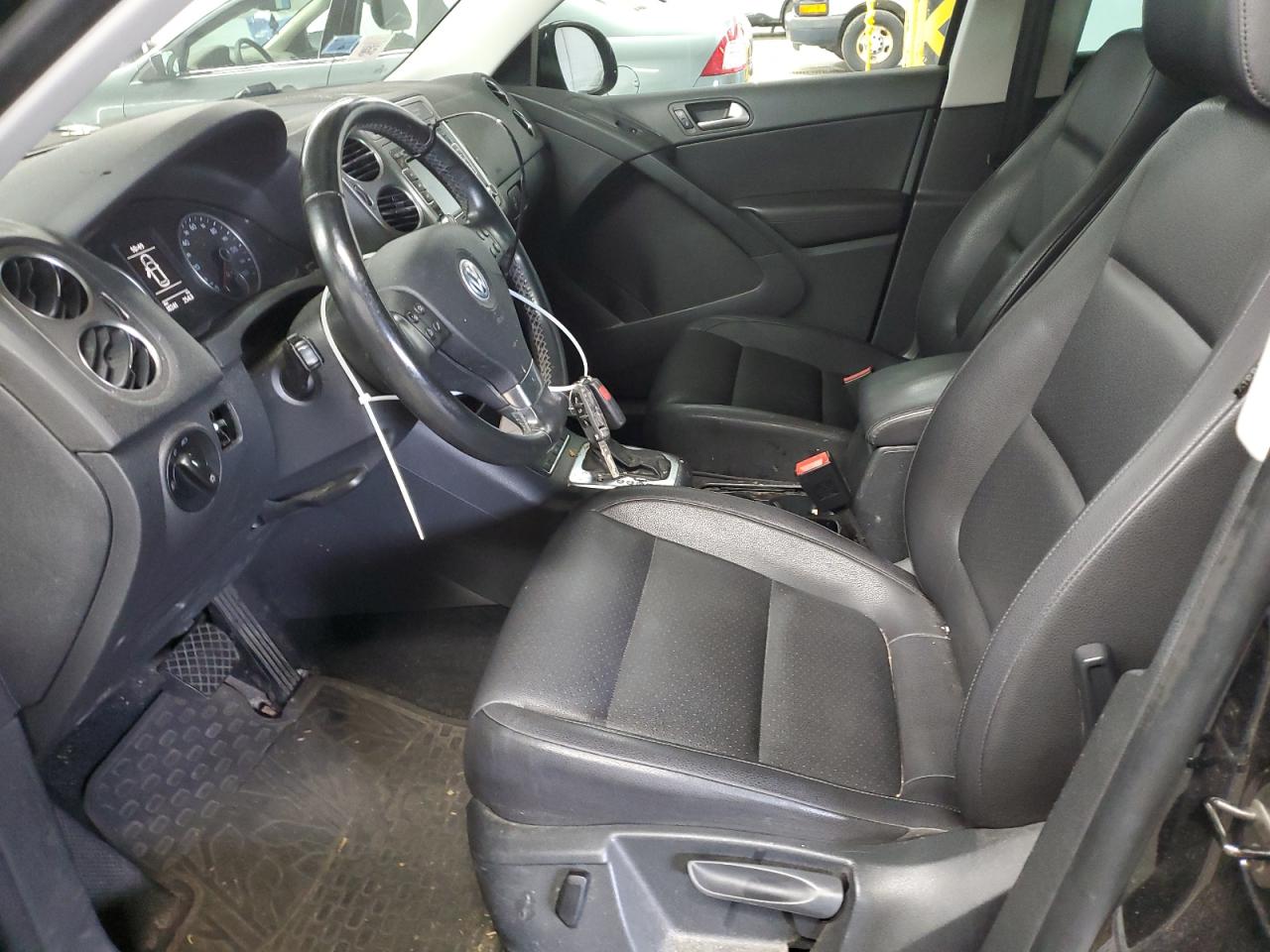 2010 Volkswagen Tiguan S VIN: WVGAV7AX7AW523360 Lot: 65337255