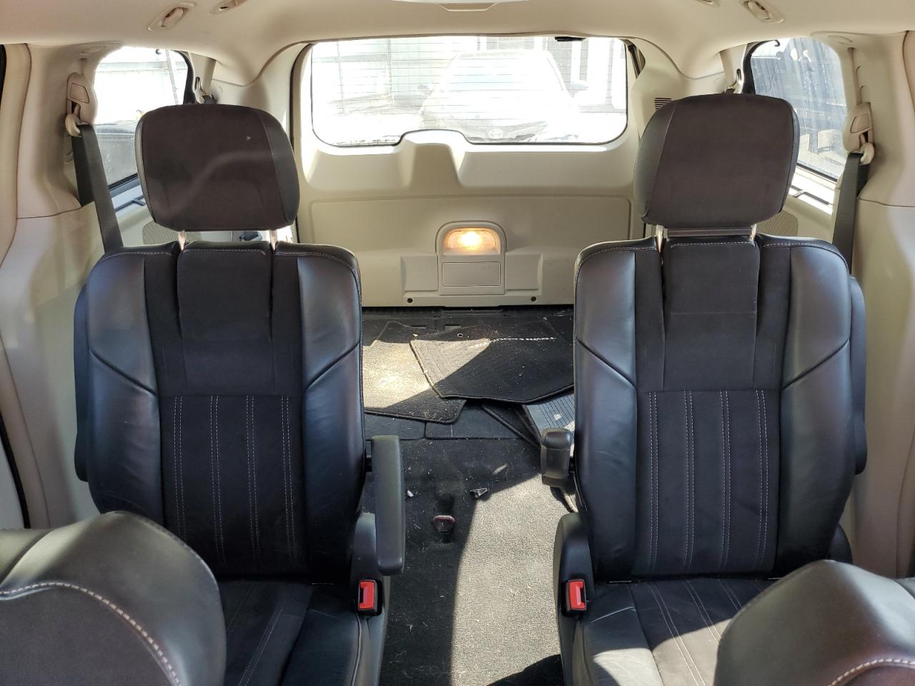 2014 Chrysler Town & Country Touring L VIN: 2C4RC1CG5ER228277 Lot: 63979295