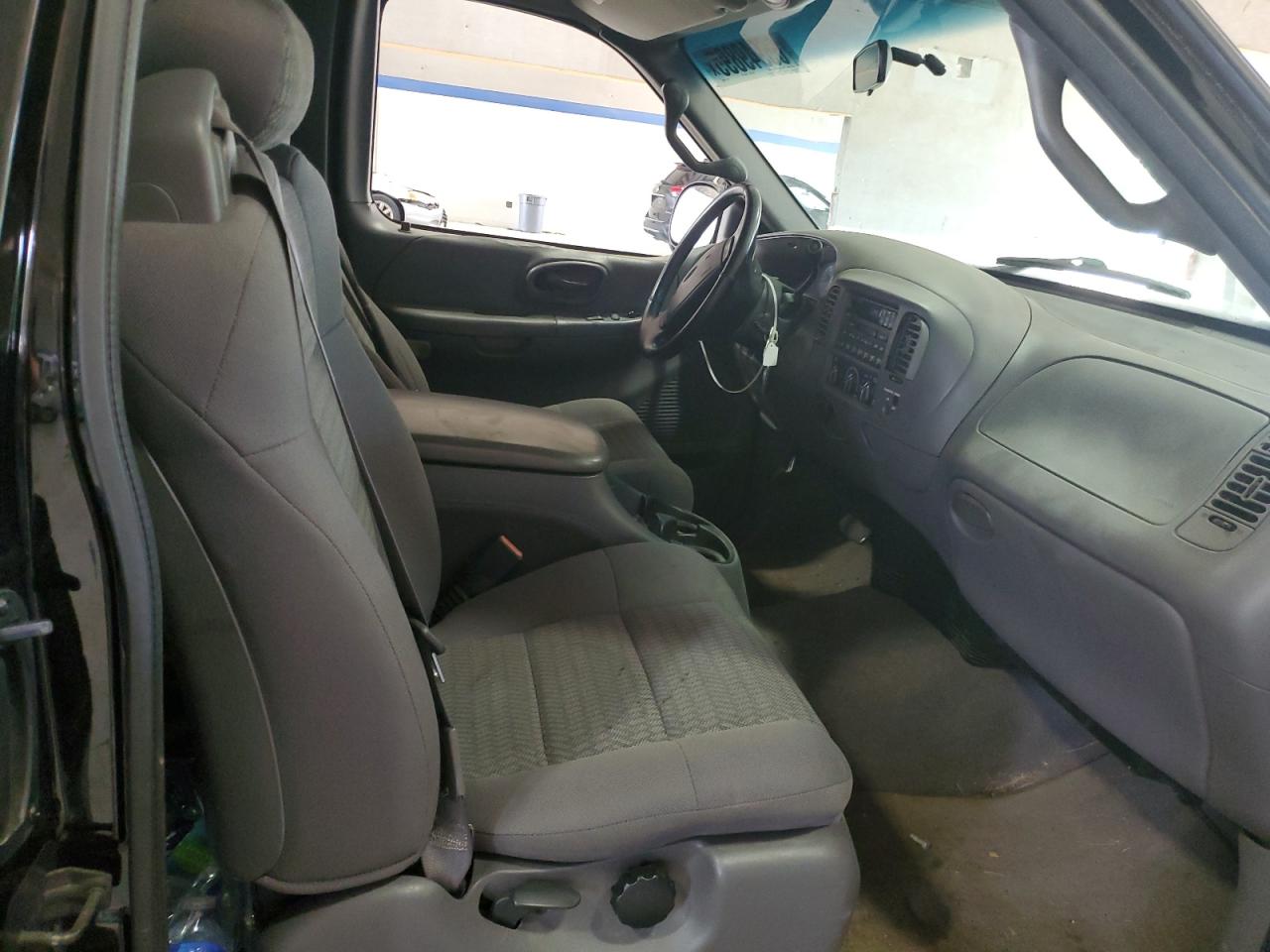 1FTRX17L62NA2801 2002 Ford F150