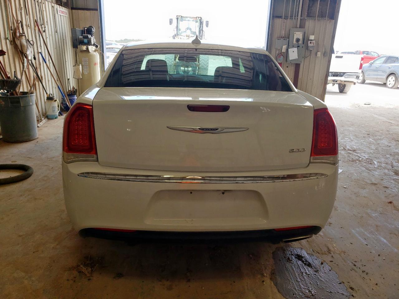 2019 Chrysler 300 Touring VIN: 2C3CCAAGXKH693779 Lot: 62431025