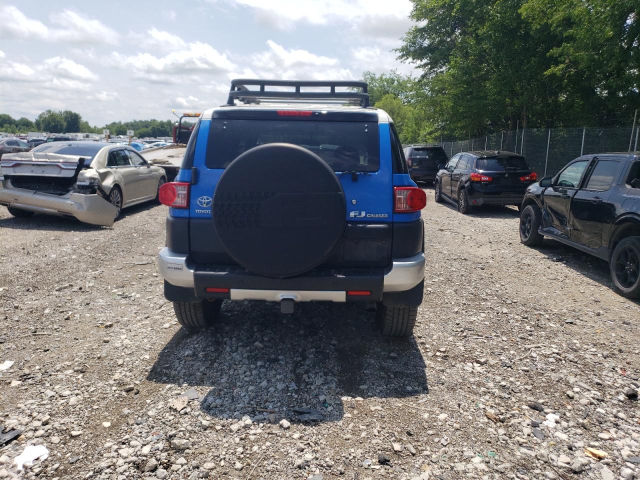 2007 Toyota Fj Cruiser VIN: JTEBU11F770100172 Lot: 64811985