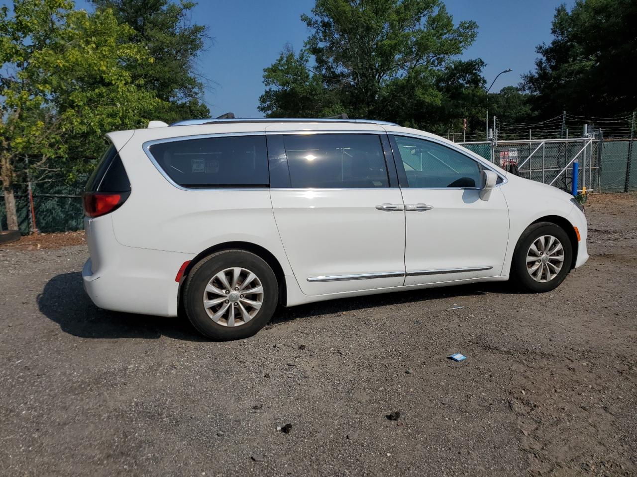 2019 Chrysler Pacifica Touring L white null flexible 2C4RC1BG3KR539803 photo #4