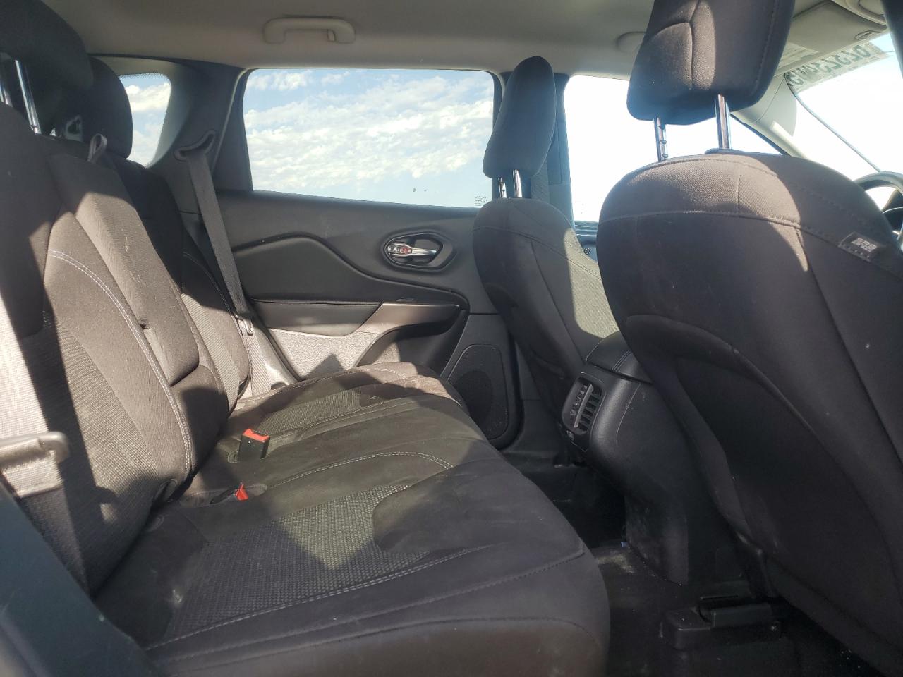 2020 Jeep Cherokee Latitude VIN: 1C4PJLCB8LD634227 Lot: 62323405