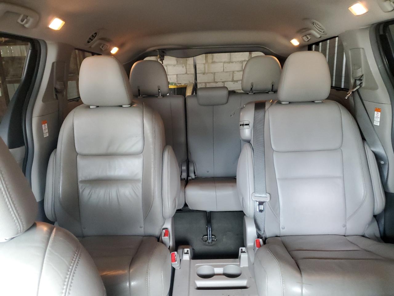 5TDYK3DC0GS737581 TOYOTA All Models 2016