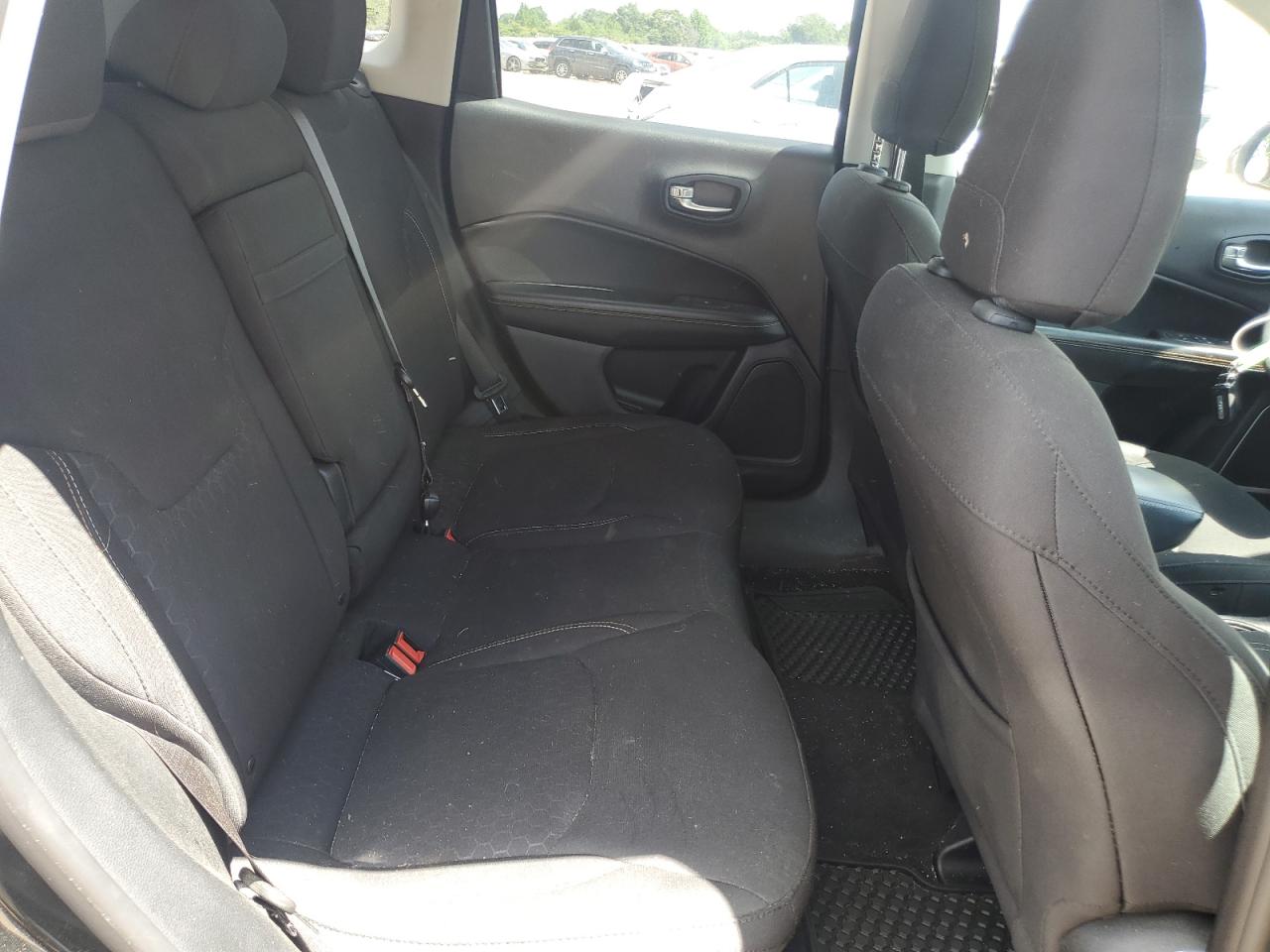 2018 Jeep Compass Sport VIN: 3C4NJDAB4JT400562 Lot: 64627345