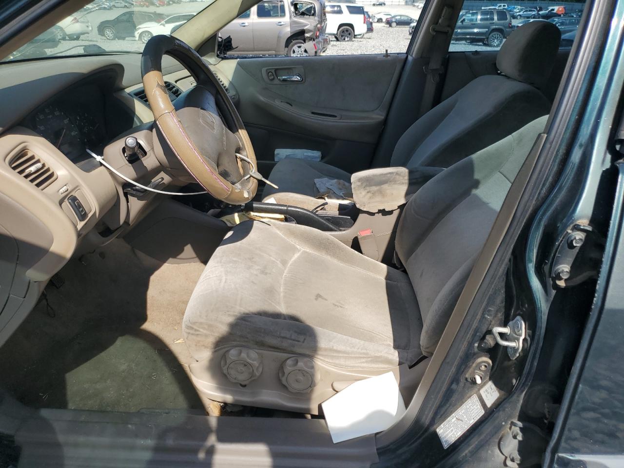 2001 Honda Accord Lx VIN: 1HGCG56421A144825 Lot: 64596595