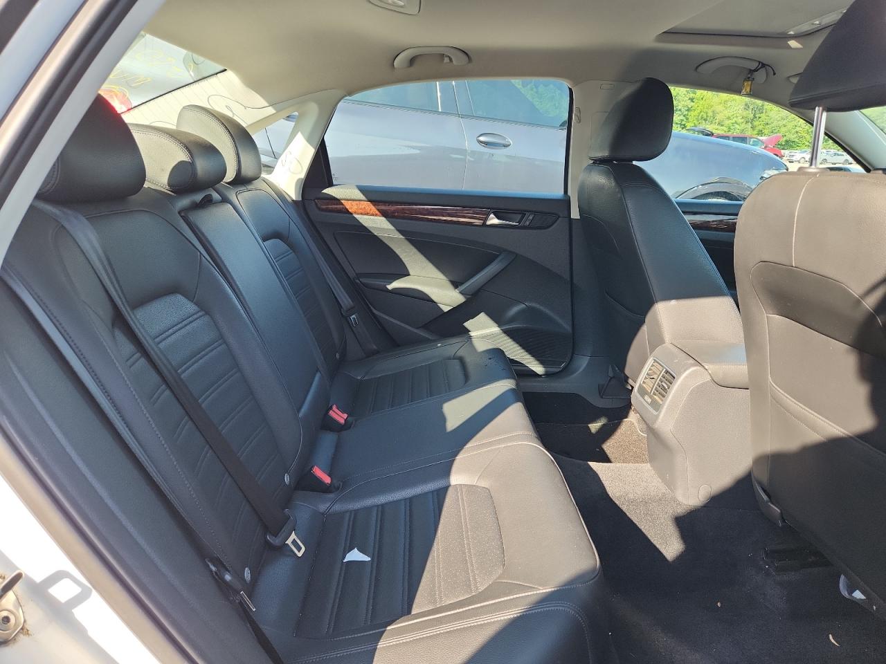 2013 Volkswagen Passat Sel VIN: 1VWCP7A37DC056190 Lot: 64288435