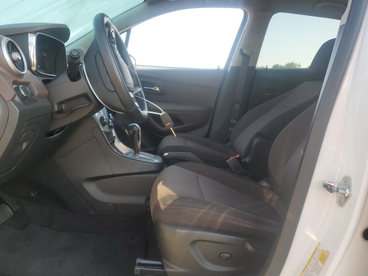 KL7CJPSB0GB758224 CHEVROLET TRAX 2016