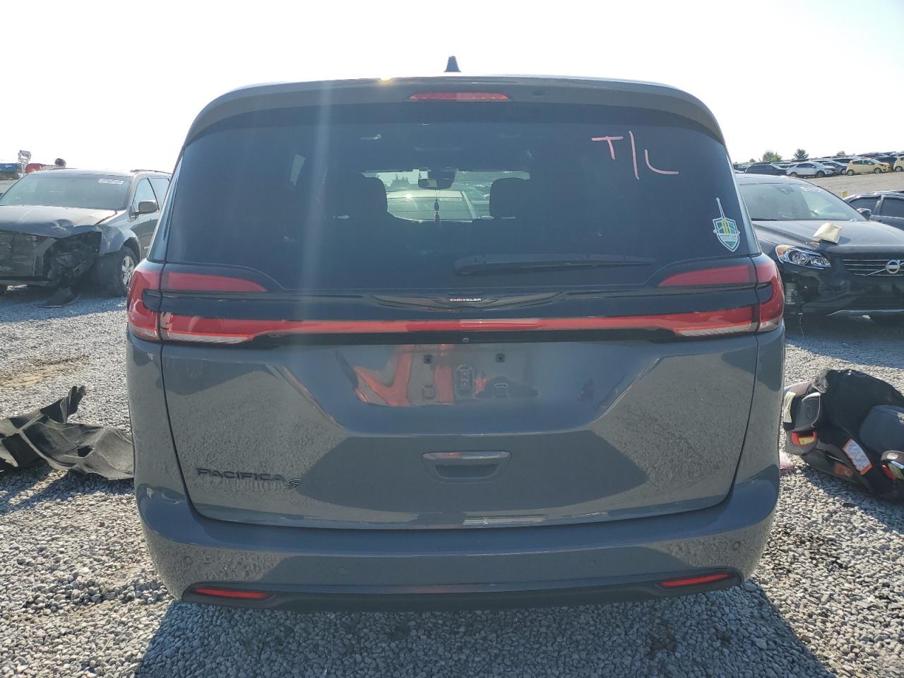2021 Chrysler Pacifica Touring VIN: 2C4RC1FG7MR557816 Lot: 62388135