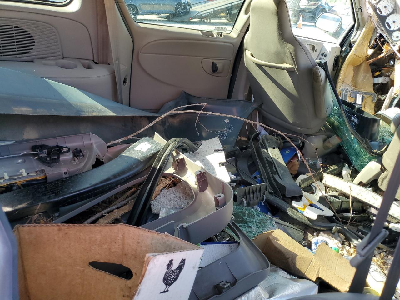 2001 Chrysler Voyager VIN: 1C4GJ25371B275512 Lot: 58913385