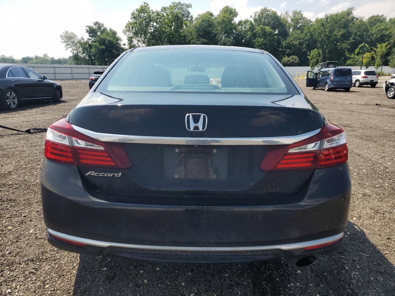 1HGCR2F36HA062106 HONDA ACCORD 2017