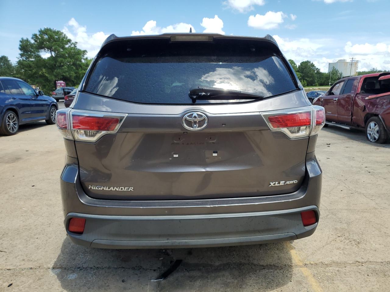 2016 Toyota Highlander Xle VIN: 5TDJKRFH0GS351515 Lot: 65211405