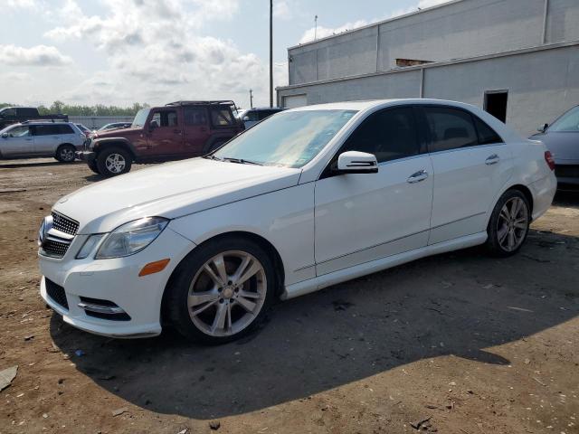 Sedans MERCEDES-BENZ E-CLASS 2013 Biały