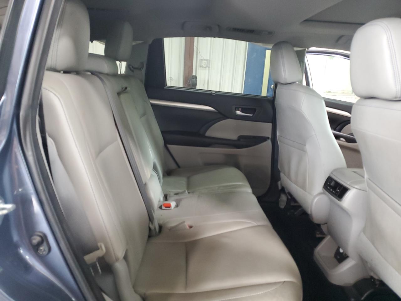 2016 Toyota Highlander Xle VIN: 5TDJKRFH8GS320657 Lot: 64727765