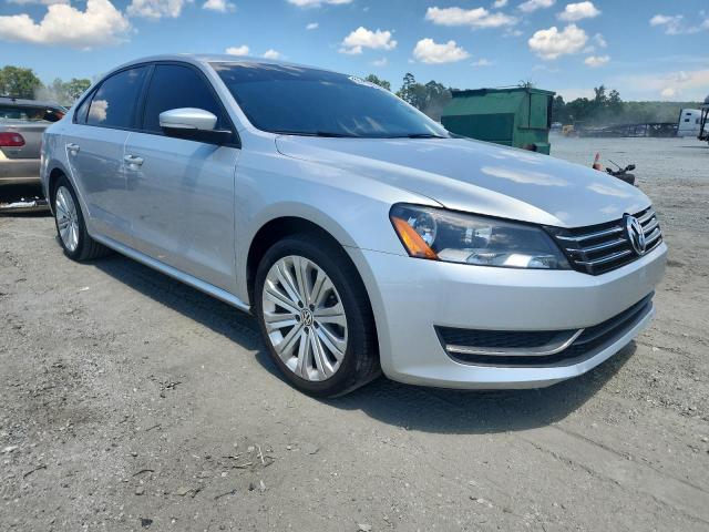 Sedans VOLKSWAGEN PASSAT 2014 Srebrny