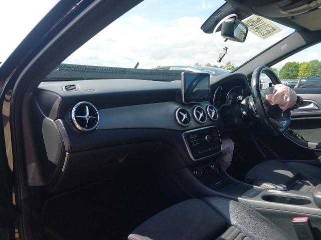 2016 MERCEDES-BENZ GLA 220 D 4MATIC AMG LINE 