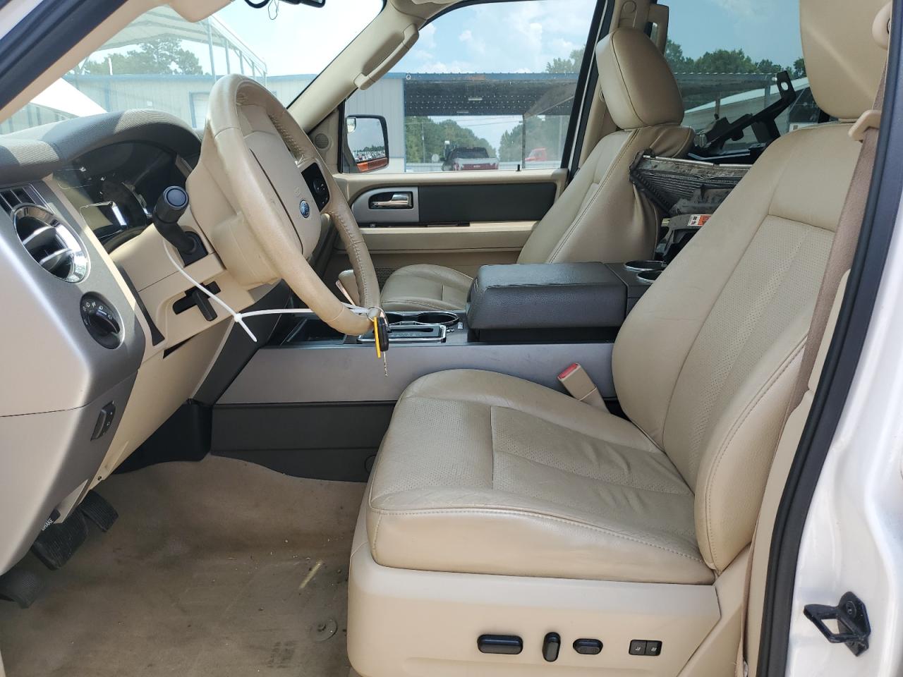 2011 Ford Expedition Xlt VIN: 1FMJU1J53BEF38704 Lot: 63379985