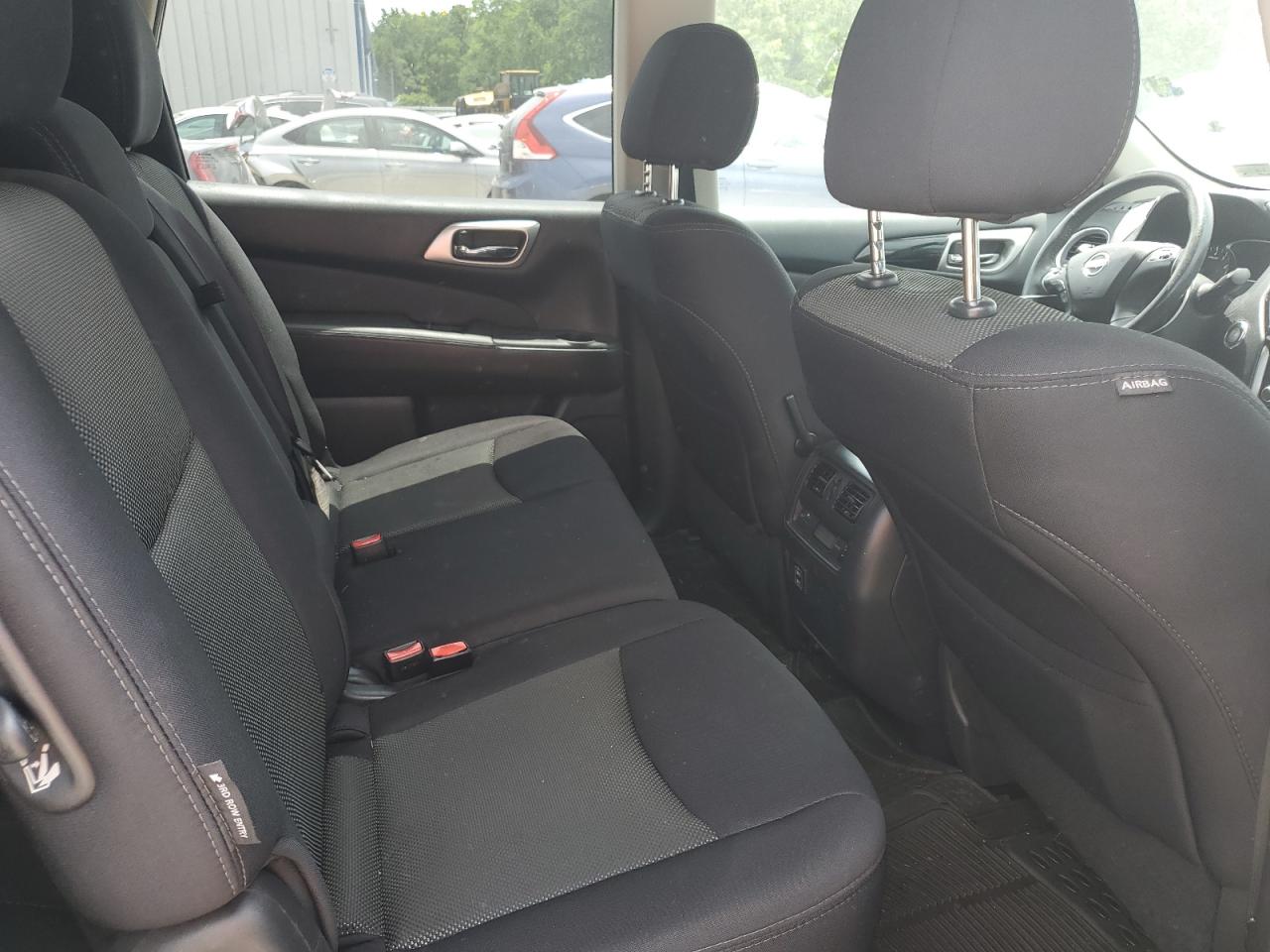 2018 Nissan Pathfinder S VIN: 5N1DR2MN0JC604636 Lot: 64260175