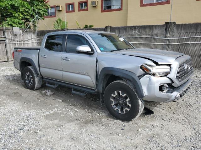  TOYOTA TACOMA 2017 Srebrny