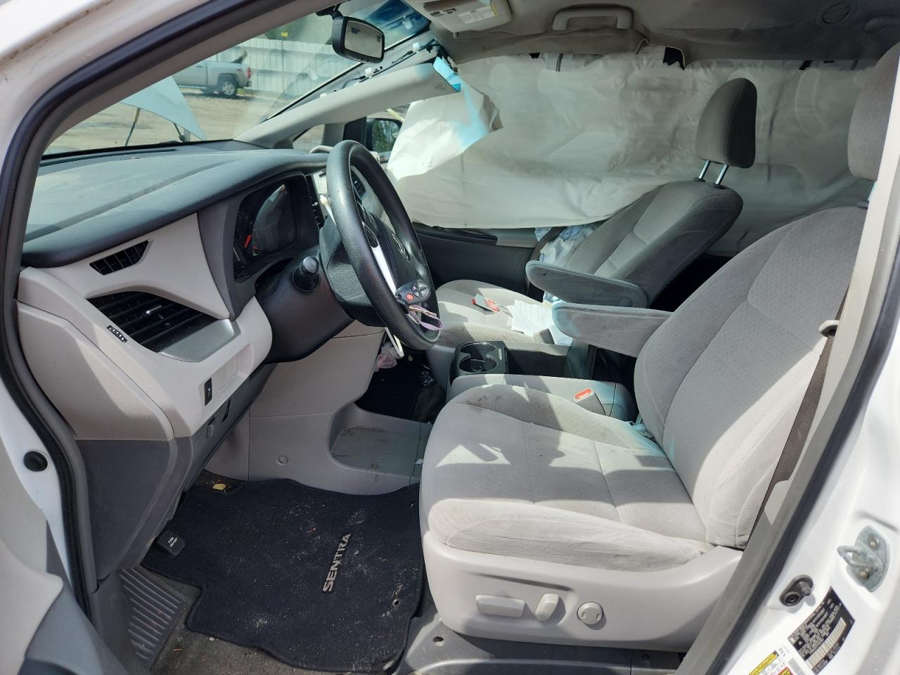 2015 Toyota Sienna Le VIN: 5TDKK3DC3FS551991 Lot: 64172195