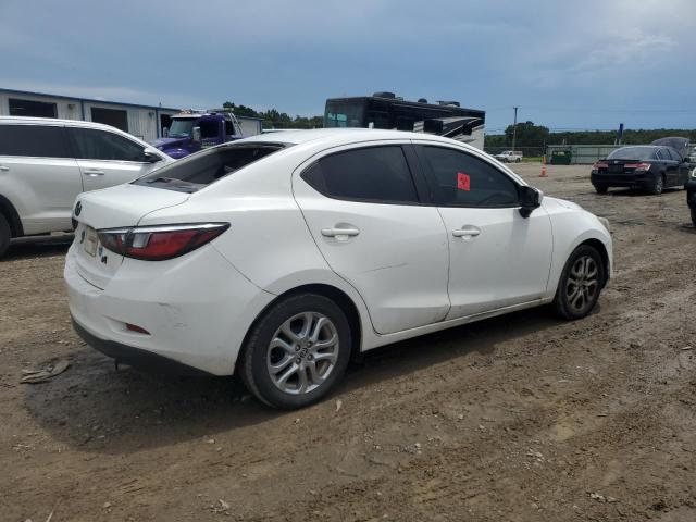 Sedans TOYOTA SCION 2016 Biały