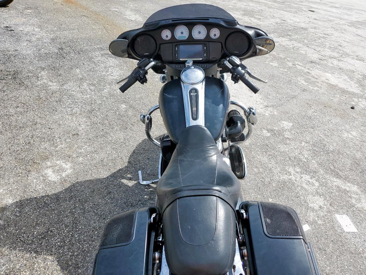 2017 Harley-Davidson Flhxs Street Glide Special VIN: 1HD1KRC16HB674451 Lot: 64127605