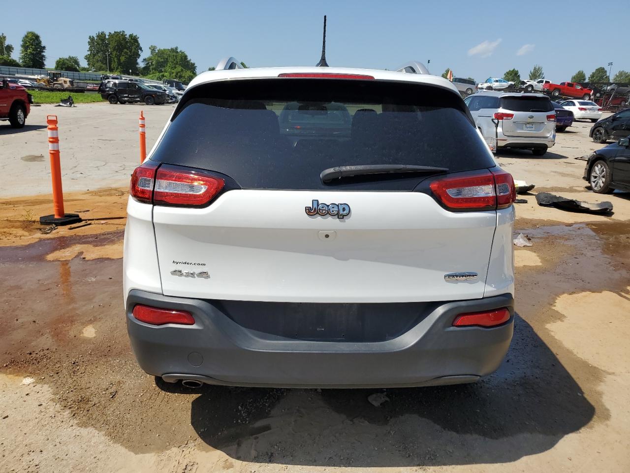 2016 Jeep Cherokee Latitude VIN: 1C4PJMCB9GW288995 Lot: 65618045