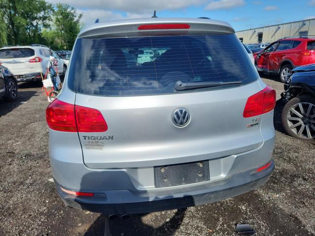  VOLKSWAGEN TIGUAN 2016 Srebrny
