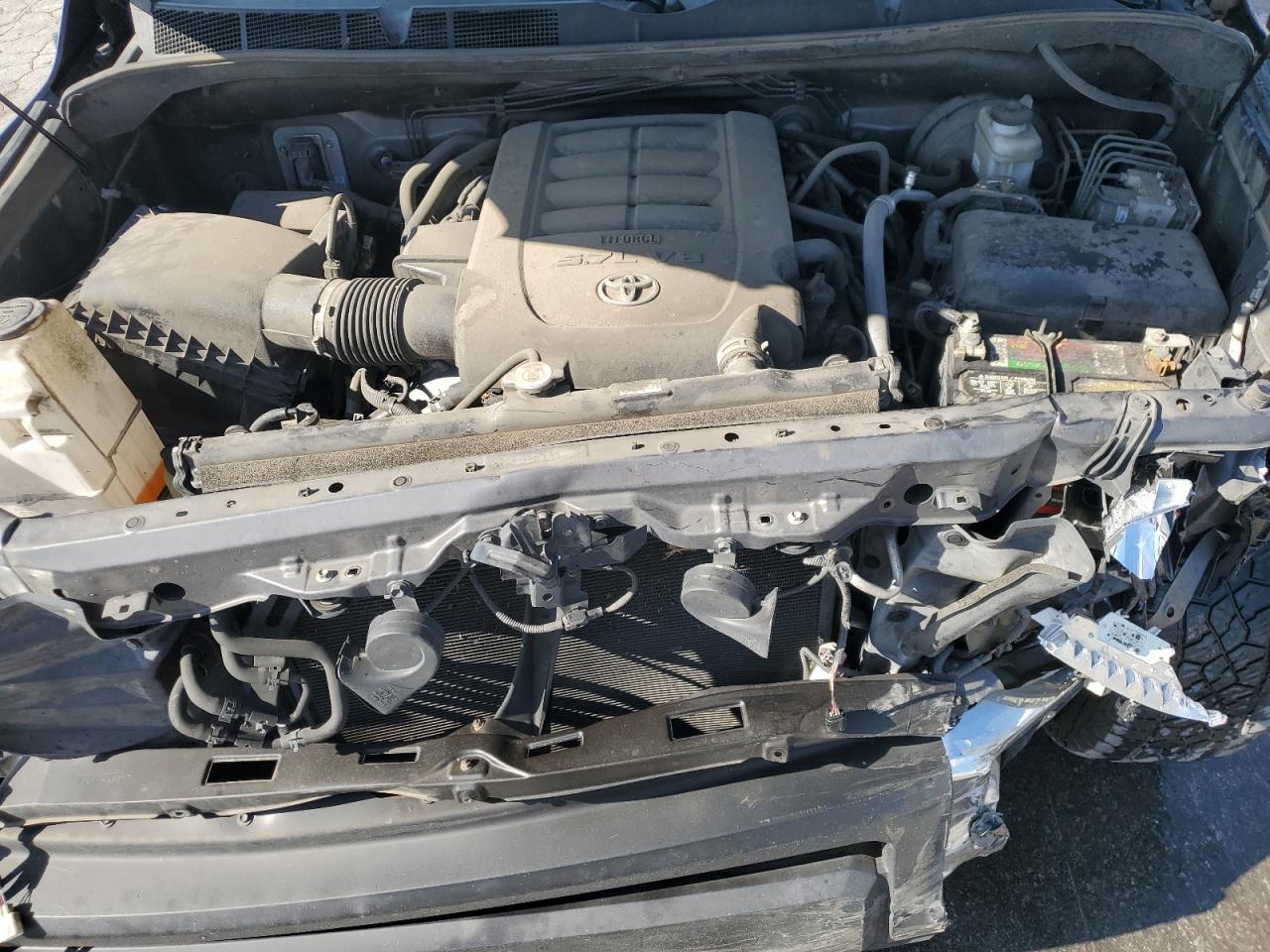 2018 Toyota Tundra Crewmax Sr5 VIN: 5TFDW5F14JX739801 Lot: 66619165