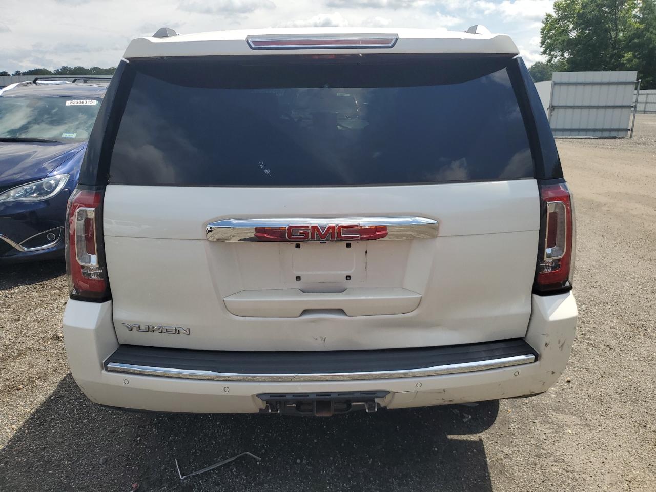 2015 GMC Yukon Denali VIN: 1GKS2CKJXFR266838 Lot: 62337425