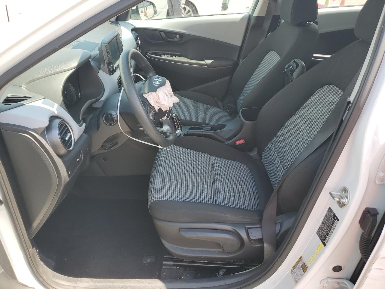 2020 Hyundai Kona Se VIN: KM8K1CAA4LU415734 Lot: 65961385