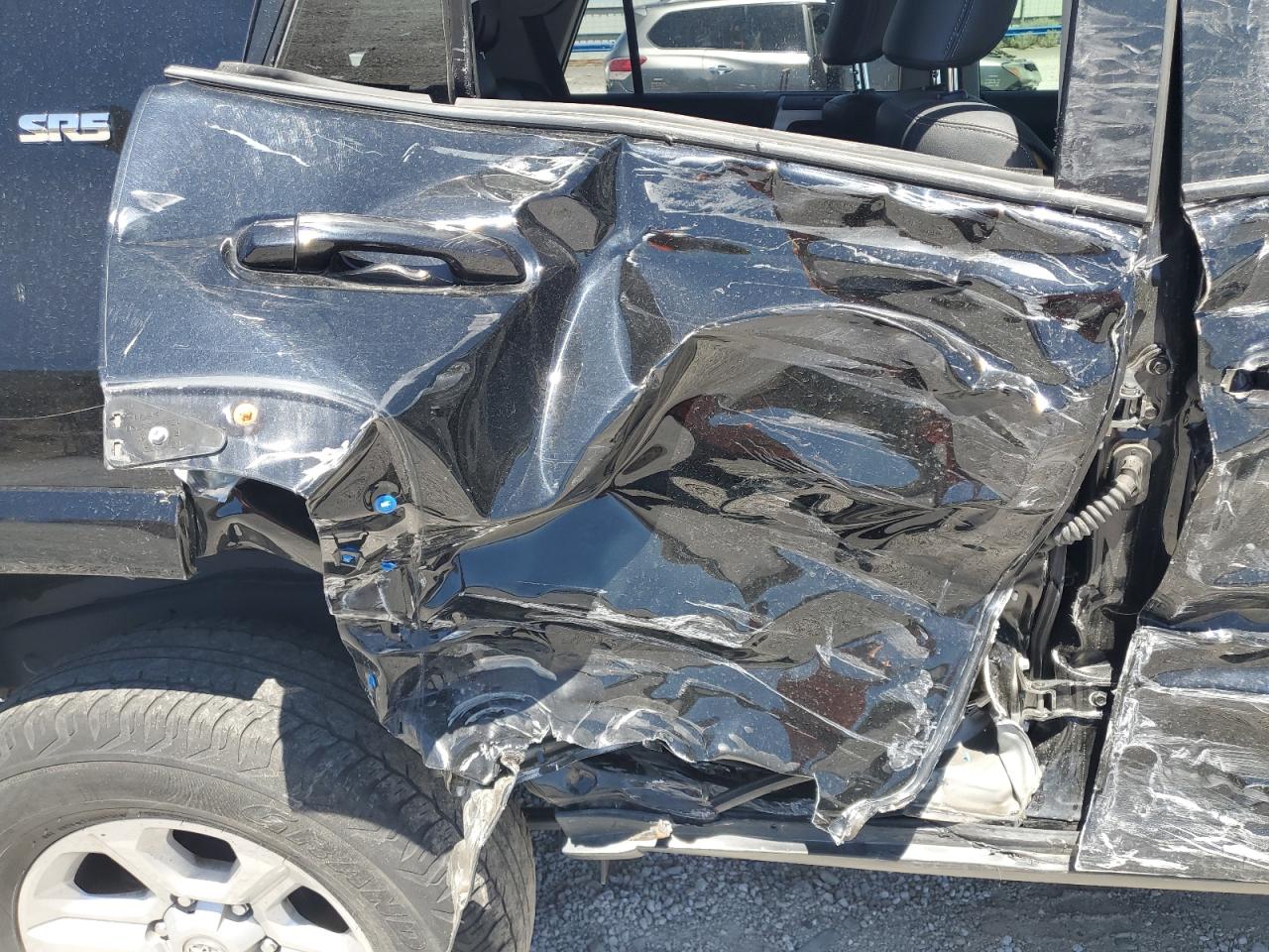 2020 Toyota 4Runner Sr5/Sr5 Premium VIN: JTEBU5JR4L5811522 Lot: 63627365