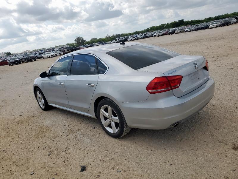  VOLKSWAGEN PASSAT 2012 Srebrny