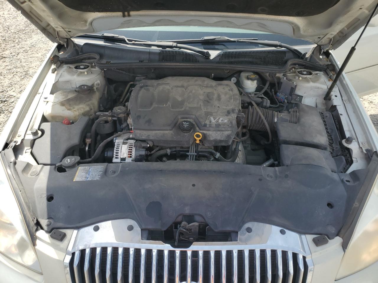 1G4HC5EM7AU105336 BUICK LUCERNE 2010 BEIGE Photo 11