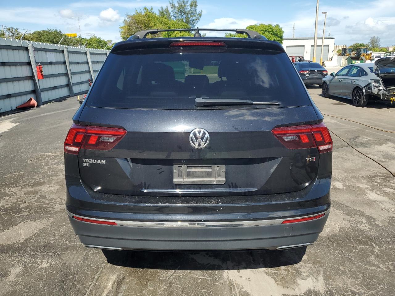 2018 Volkswagen Tiguan Se VIN: 3VV3B7AX4JM055112 Lot: 64357225