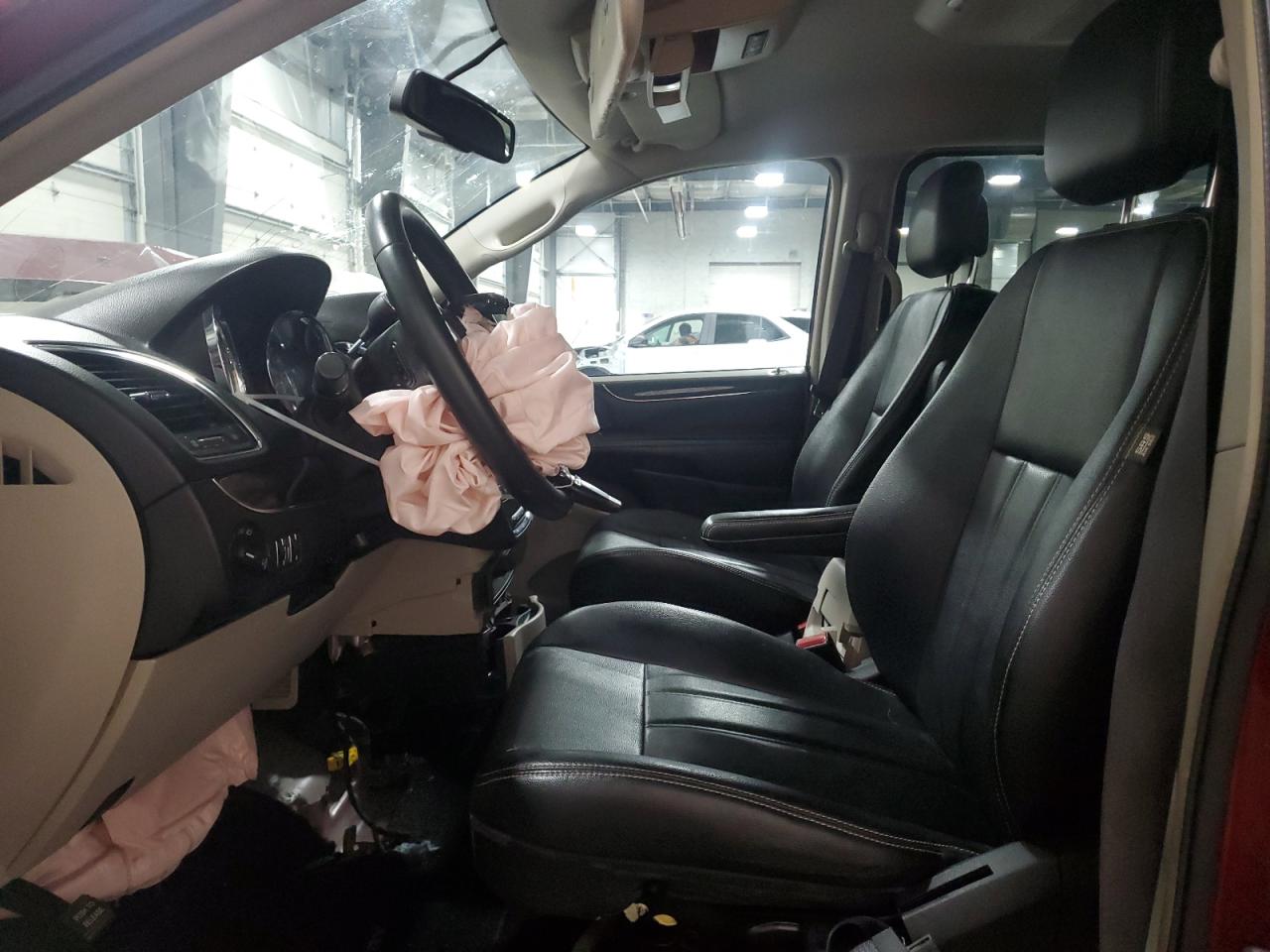 2015 Chrysler Town & Country Touring VIN: 2C4RC1BG3FR618068 Lot: 64503175