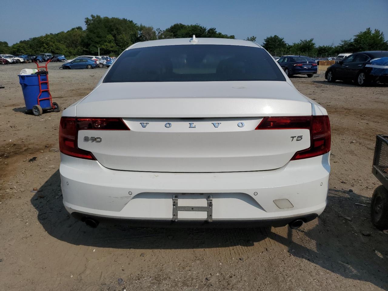 2018 Volvo S90 T5 Momentum VIN: LVY982AK6JP028981 Lot: 66656965