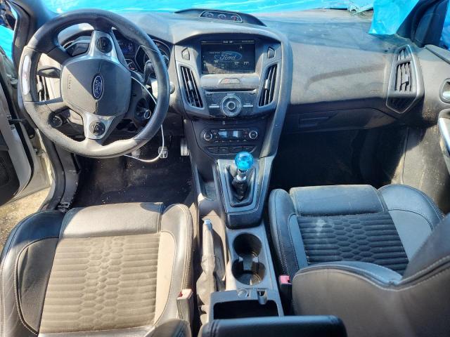 Hatchbacks FORD FOCUS 2013 Silver