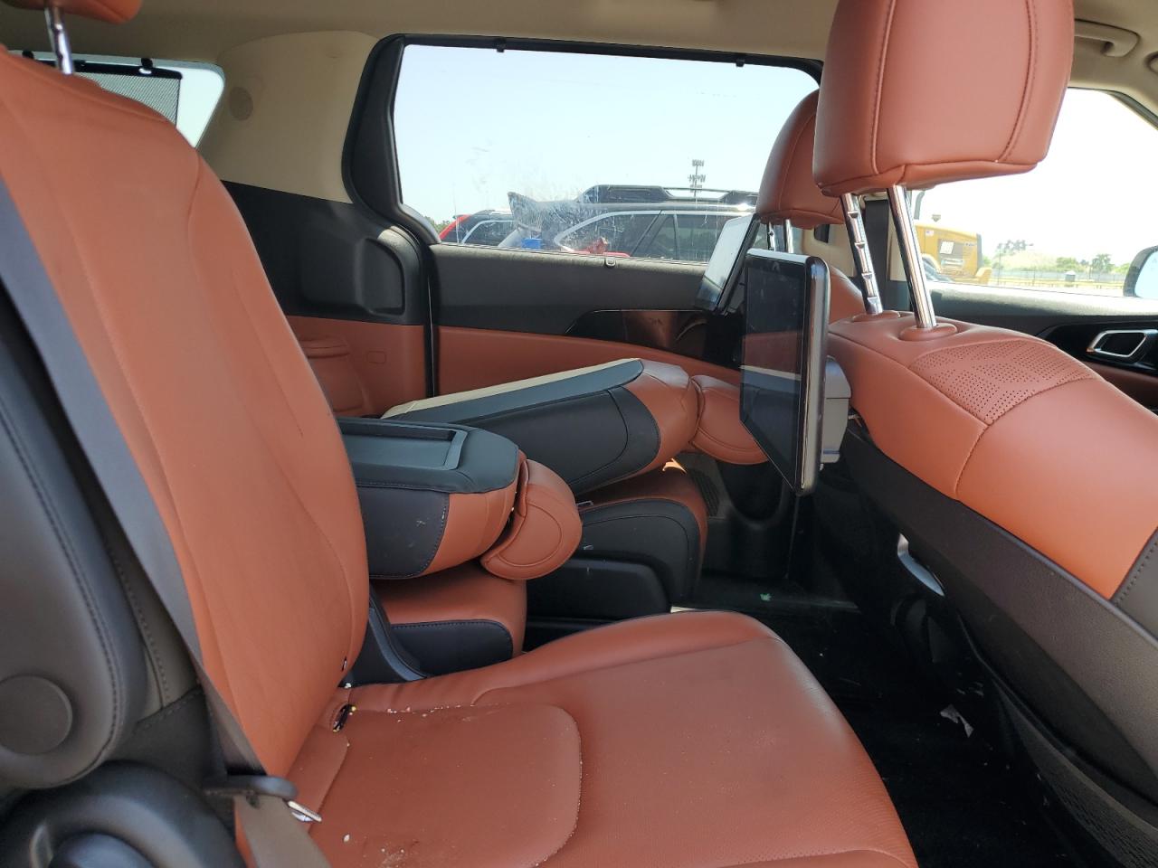2024 Kia Carnival Sx VIN: KNDNE5H32R6339355 Lot: 63680215
