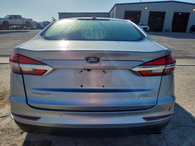  FORD FUSION 2020 Srebrny
