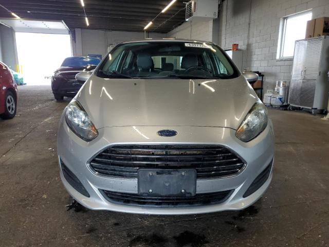  FORD FIESTA 2016 Srebrny