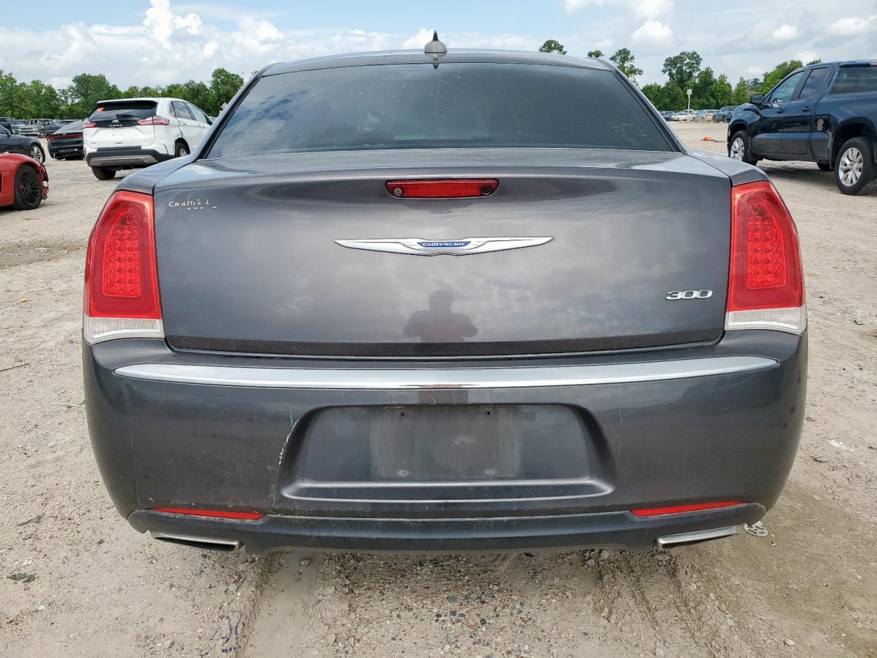 2018 Chrysler 300 Touring VIN: 2C3CCAAGXJH320000 Lot: 63677305