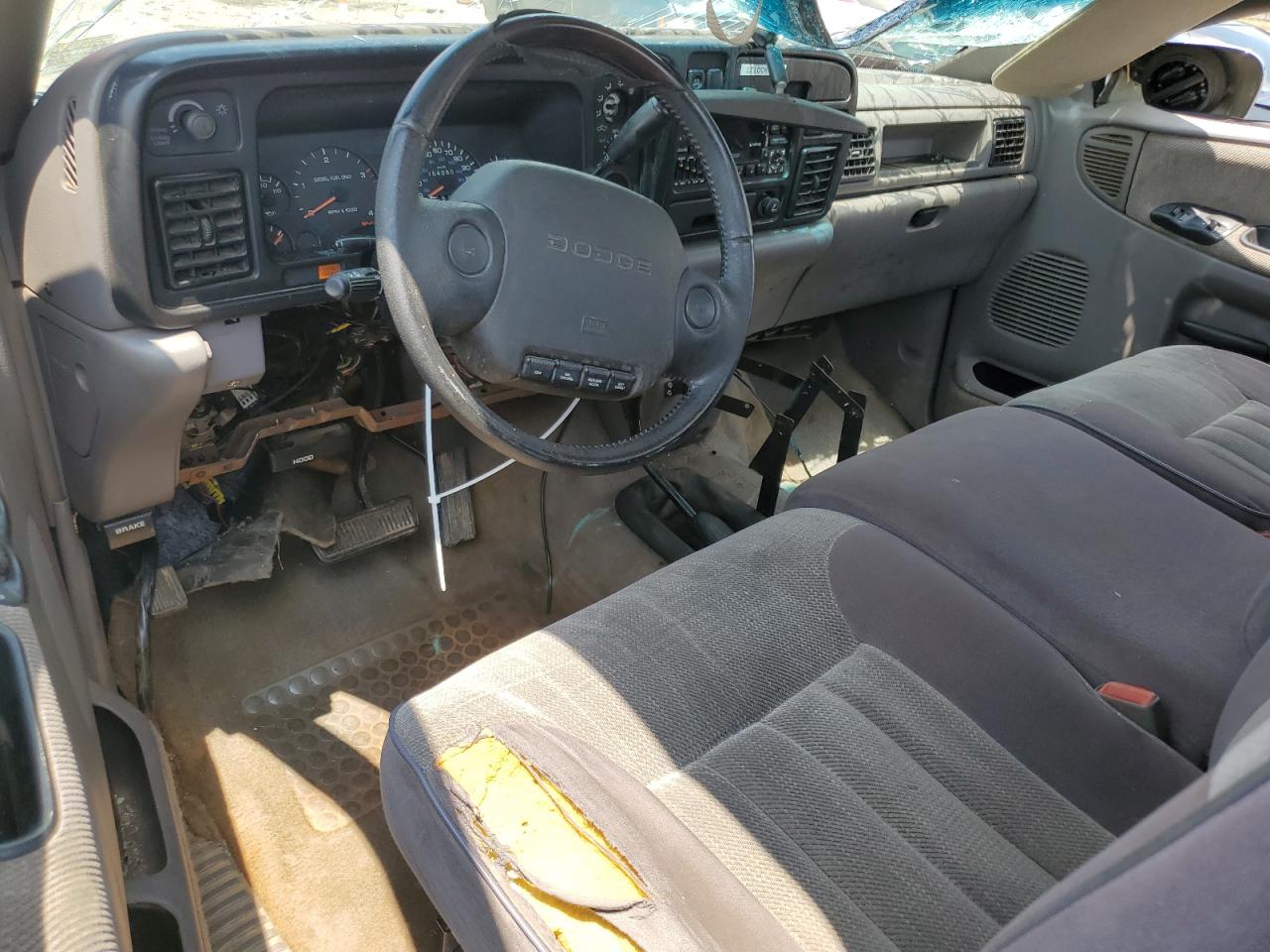 1994 Dodge Ram 2500 VIN: 1B7KF26C8RS700113 Lot: 63552655