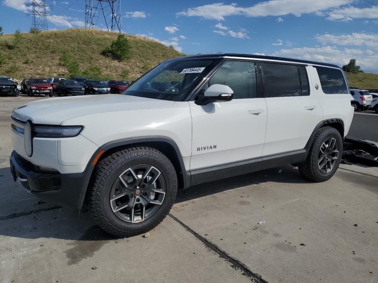 2025 Rivian R1S Adventure