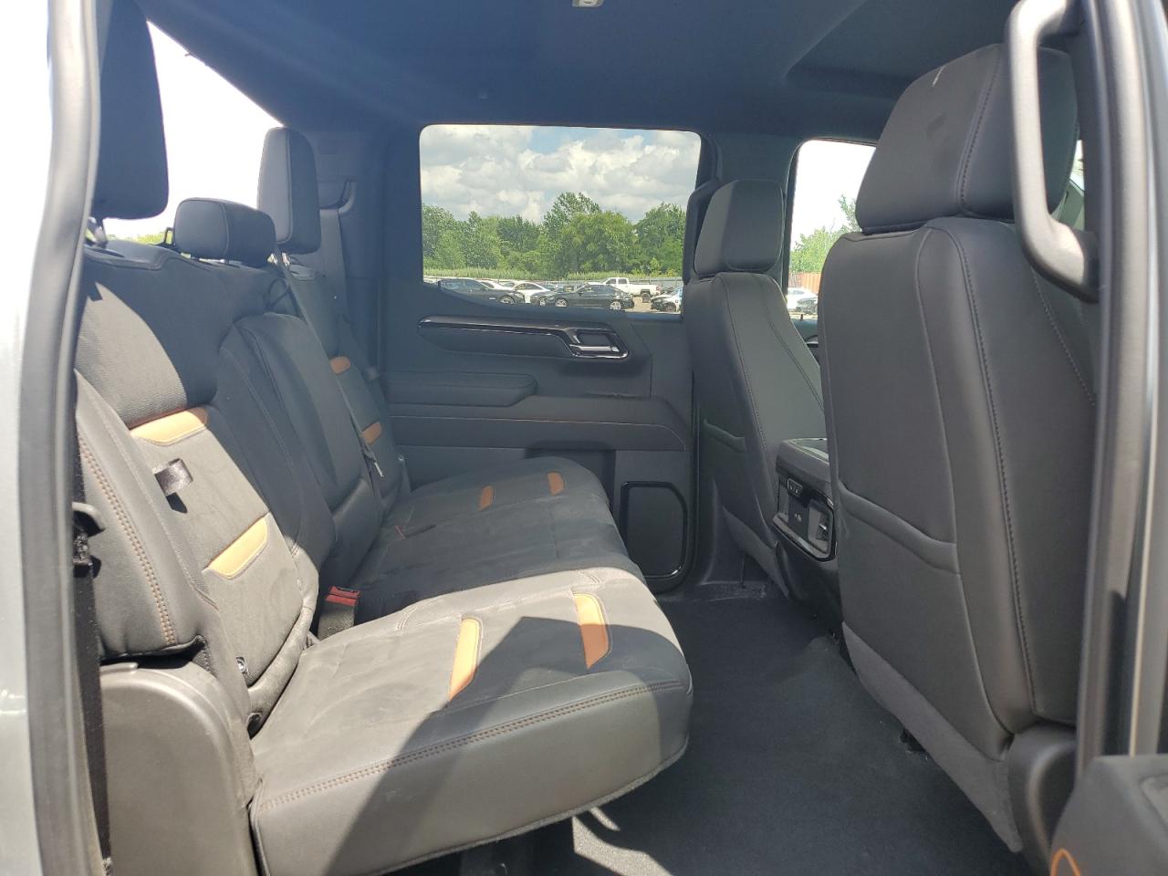 2025 GMC Sierra K1500 At4 VIN: 1GTUUEEL8SZ275877 Lot: 62586685