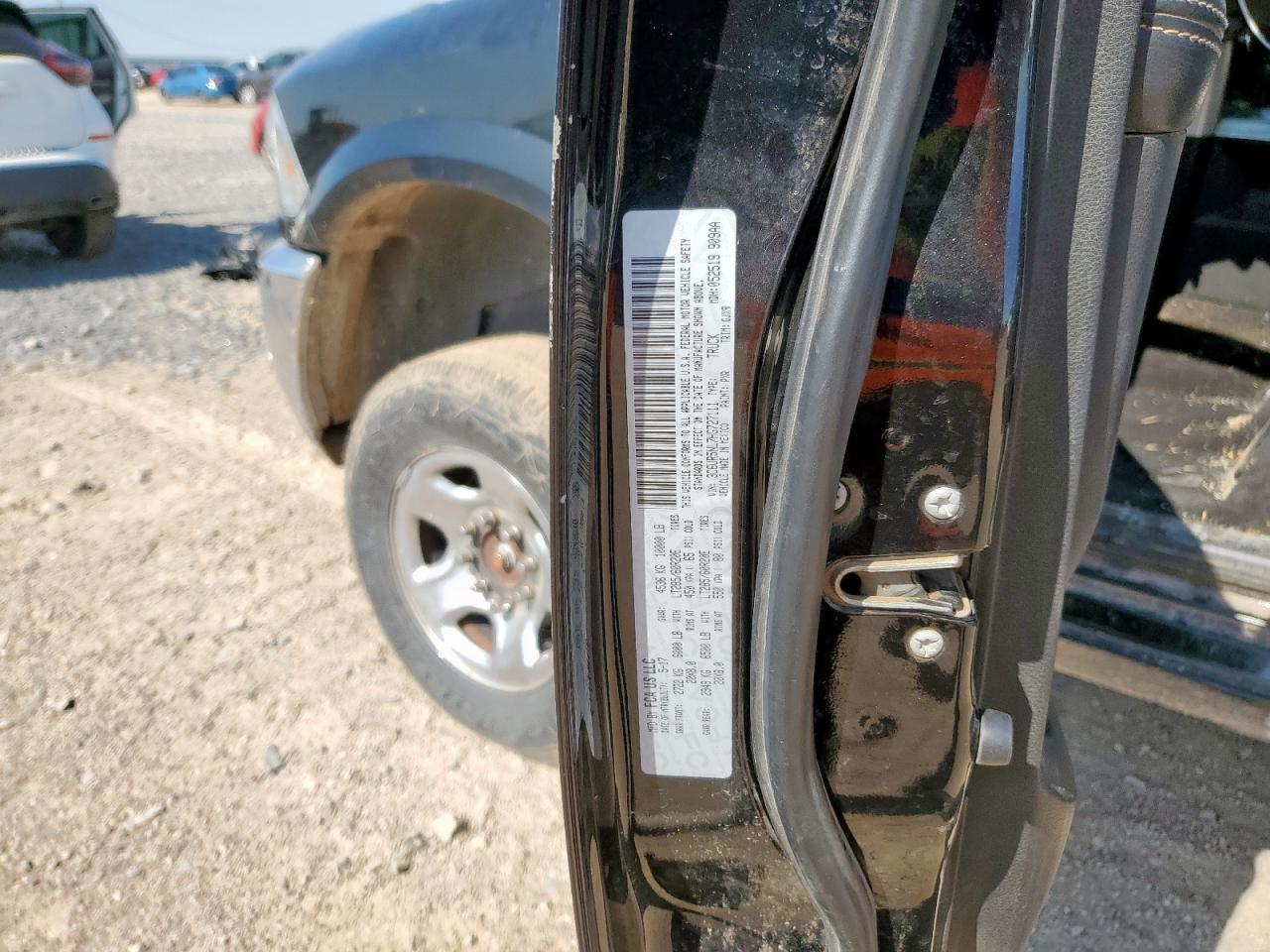 2017 Ram 2500 Laramie VIN: 3C6UR5NL7HG727111 Lot: 64643825