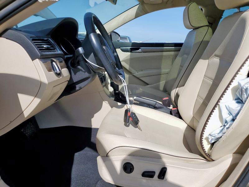  VOLKSWAGEN PASSAT 2017 tan