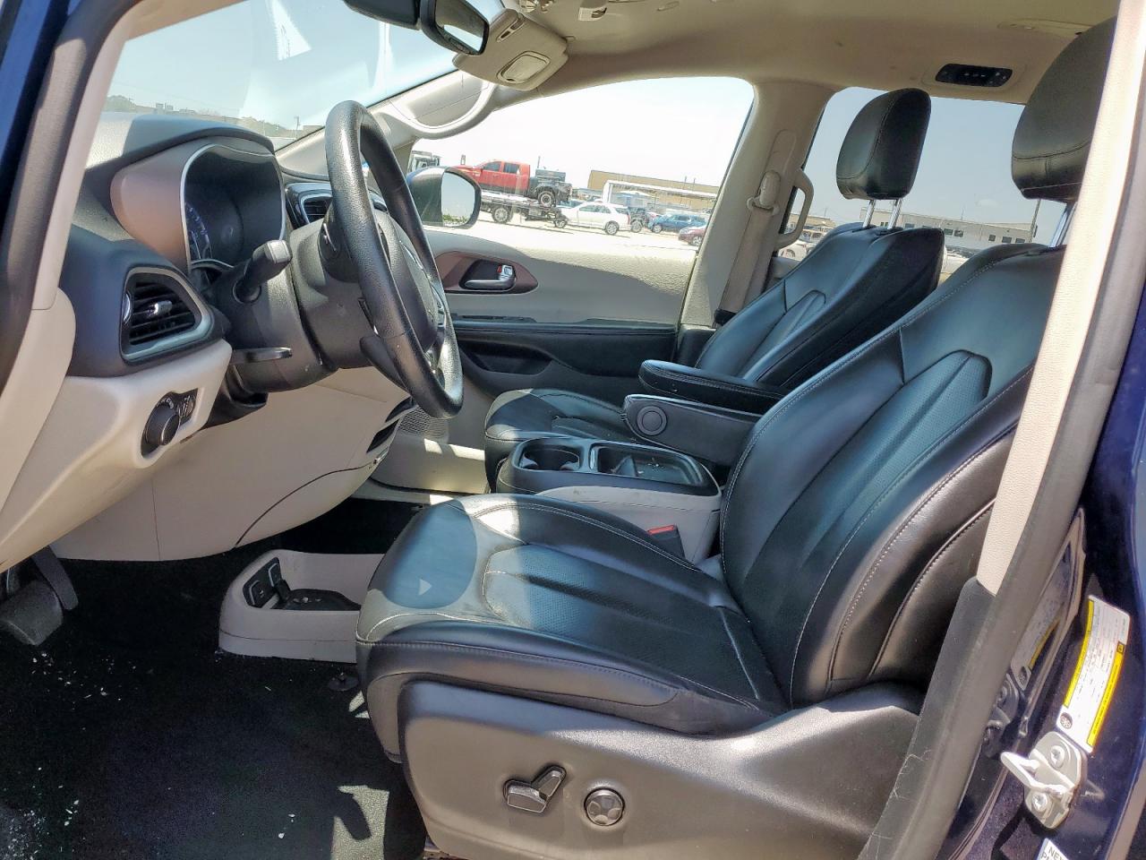 2020 Chrysler Voyager Lxi VIN: 2C4RC1DG2LR157809 Lot: 64235995