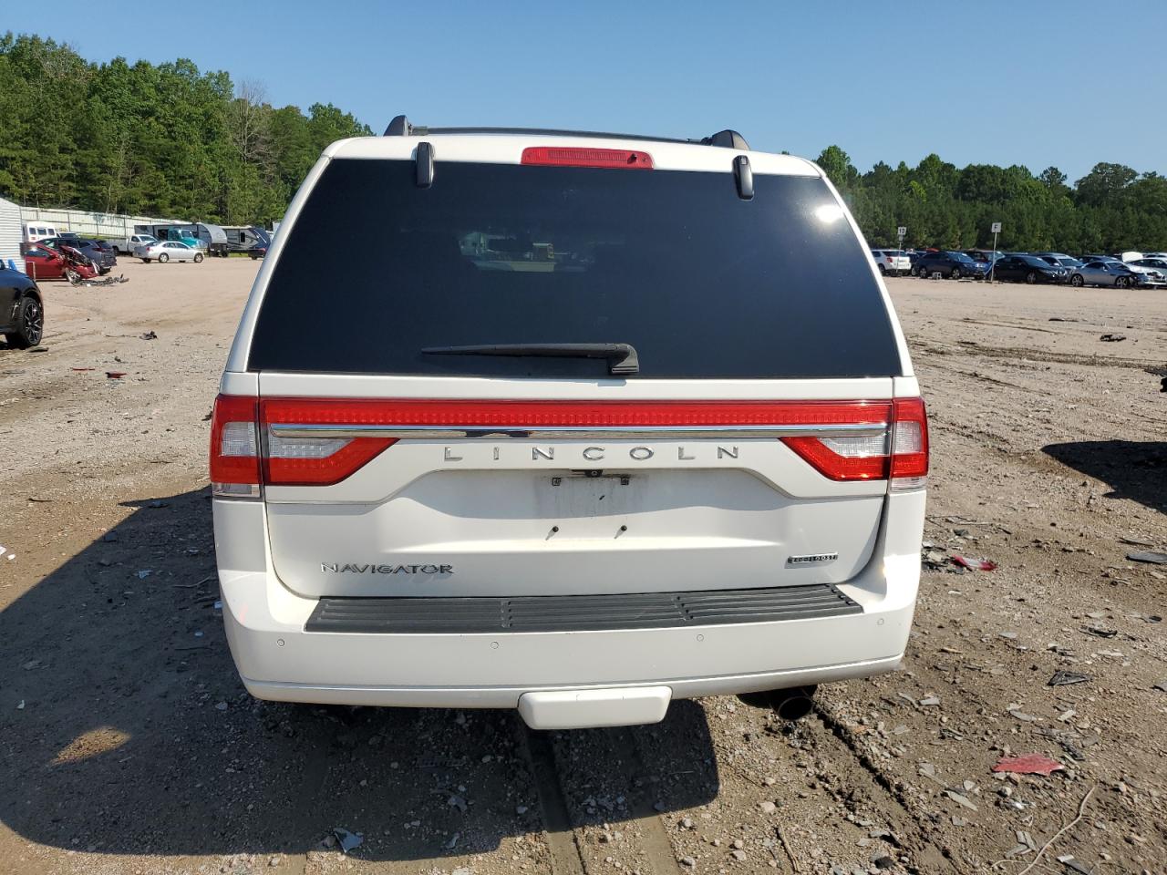 2015 Lincoln Navigator VIN: 5LMJJ2HT4FEJ08461 Lot: 62295635