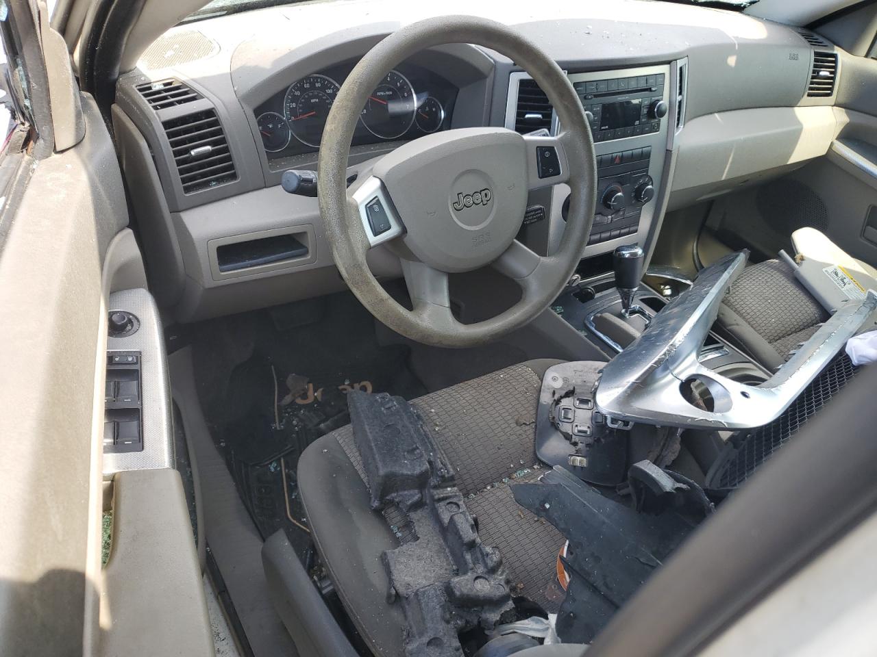 2008 Jeep Grand Cherokee Laredo VIN: 1J8GR48K38C221046 Lot: 64072165